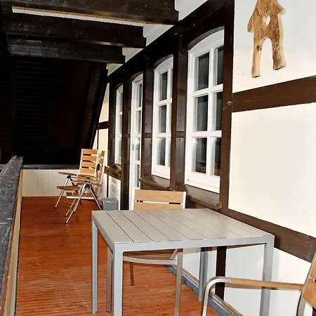 Reetdachfachwerkvilla Am Wiesengrund Appartamento Bergen Auf Rugen