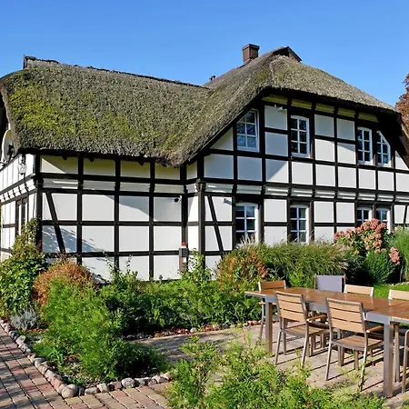 Appartamento Reetdachfachwerkvilla Am Wiesengrund *