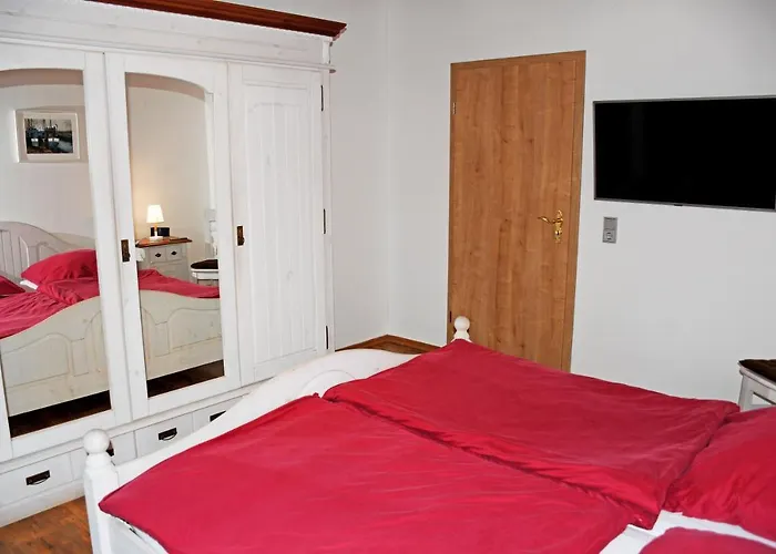 Reetdachfachwerkvilla Am Wiesengrund Bergen Auf Rugen